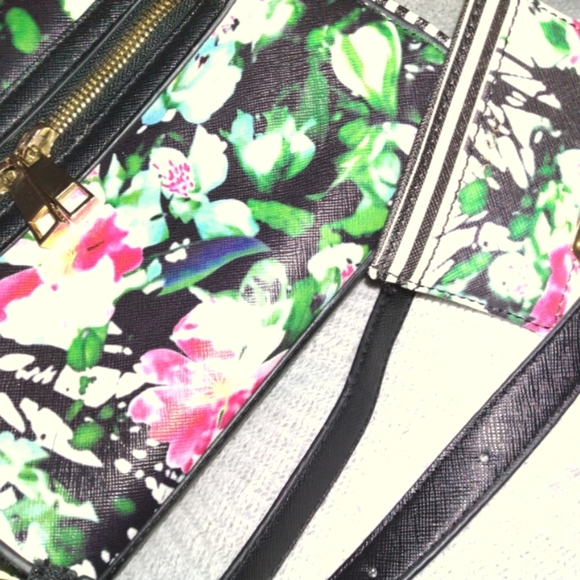 Aldo crossbody and matching card case - Picture 2 of 7